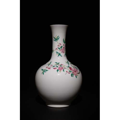 123 - A Chinese Famille Rose Porcelain Large Vase with Floral Motifs & Six Character Marks to the Base.

T... 