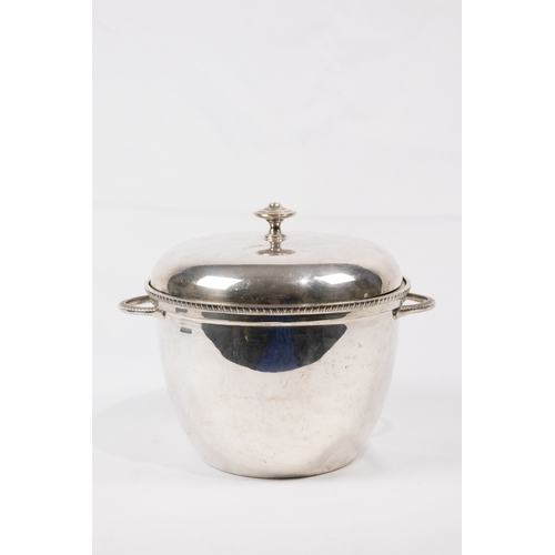 322 - **NO RESERVE**

An English Silver-Plated Lidded Serving Pot with Ornate Handles.

A silver-plated li... 