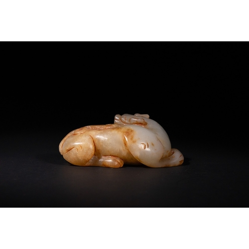 340 - A Chinese Carved Jade Recumbent Mythical Beast - A finely carved Chinese jade recumbent mythical bea... 