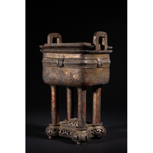 300 - A Chinese Archaistic Bronze Fang Ding Censer, Xuande Mark - A Chinese archaistic bronze fang ding ce... 