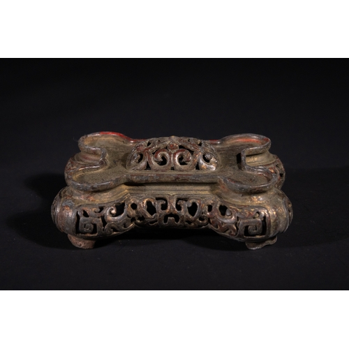 300 - A Chinese Archaistic Bronze Fang Ding Censer, Xuande Mark - A Chinese archaistic bronze fang ding ce... 
