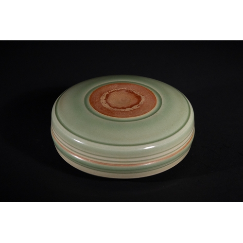 316 - A Chinese Longquan Kiln Celadon-Glazed 'Plum Blossom' Box and Cover, Southern Song Dynasty - A round... 