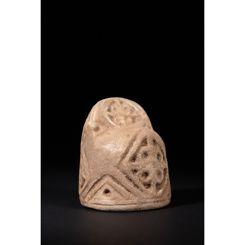 7 - A Central Asian Islamic Terracotta Chess Piece, Possibly 17th/18th Century - A Central Asian Islamic... 