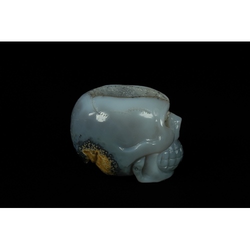 344 - A Chinese Agate Geode Carved Agate Skull. - A Chinese Agate Geode Hand Carved Realistic Crystal Skul... 