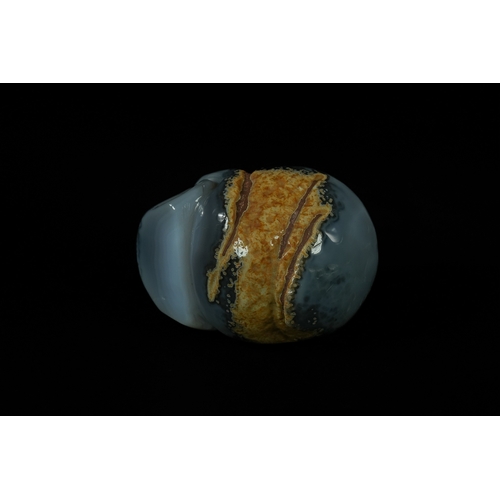 344 - A Chinese Agate Geode Carved Agate Skull. - A Chinese Agate Geode Hand Carved Realistic Crystal Skul... 