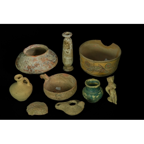 2 - A Mixed Group of Indus Valley Terracotta Vessels, 2nd Millennium BC - A mixed group of nine ancient ... 