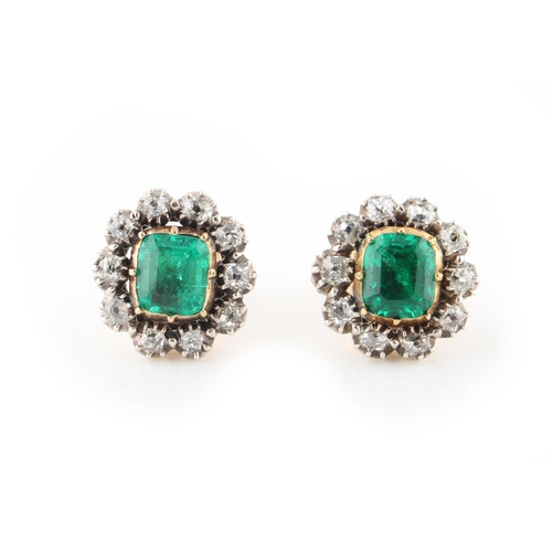 192 - A good pair of Georgian yellow gold emerald & diamond cluster earrings, with post & butterfly fasten... 