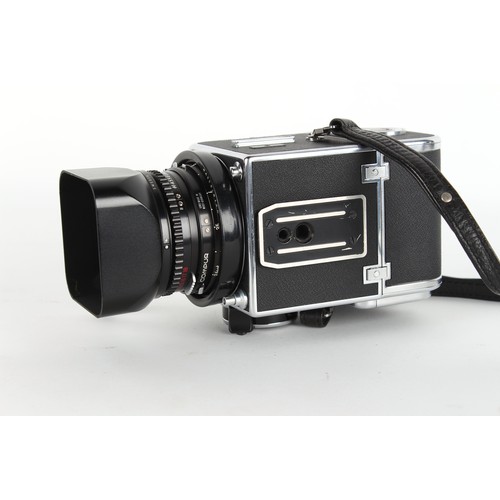 171 - Property of a gentleman - a Hasselblad 500C/M black cased camera with Carl Zeiss Planar f2.8 80mm le... 