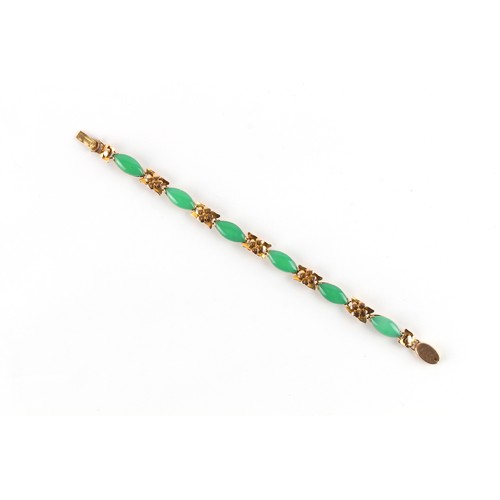 58 - A 14ct yellow gold chrysoprase link bracelet, 6.7ins. (17cms.) long.