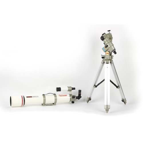 292 - Property of a lady - a Vixen ED102S astronomical telescope, F=920mm, together with a Vixen GPD Great... 