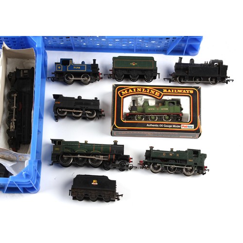 269 - Property of a gentleman - a large quantity of OO-gauge model railway items including twenty-six loco... 