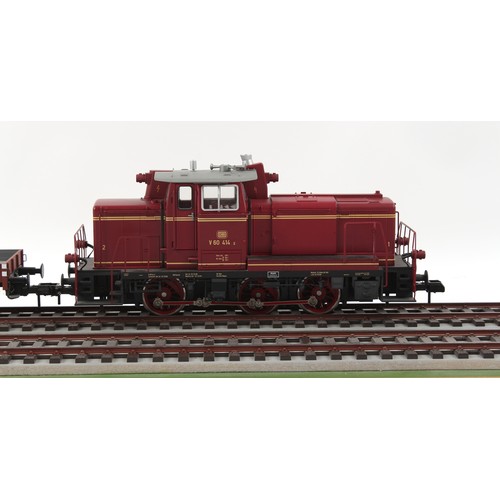 282 - Property of a lady - model railways - a finely detailed Marklin 'O'-gauge DB Class V 60 diesel locom... 