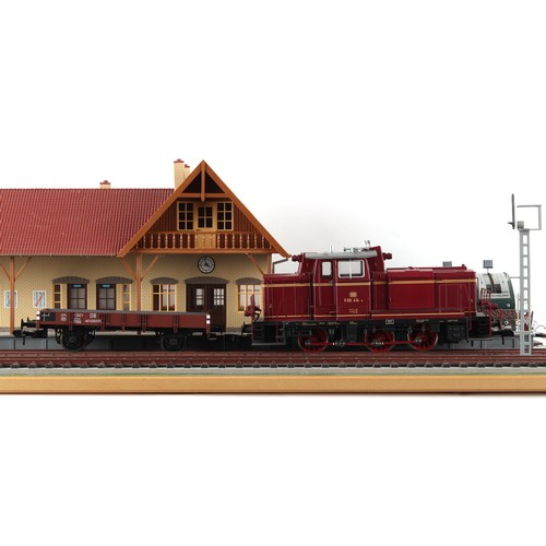 282 - Property of a lady - model railways - a finely detailed Marklin 'O'-gauge DB Class V 60 diesel locom... 