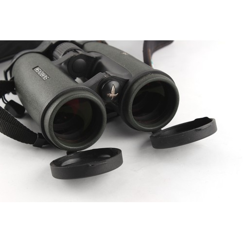 242 - Property of a lady - a pair of Swarovski EL 10 x 42 binoculars, in case.