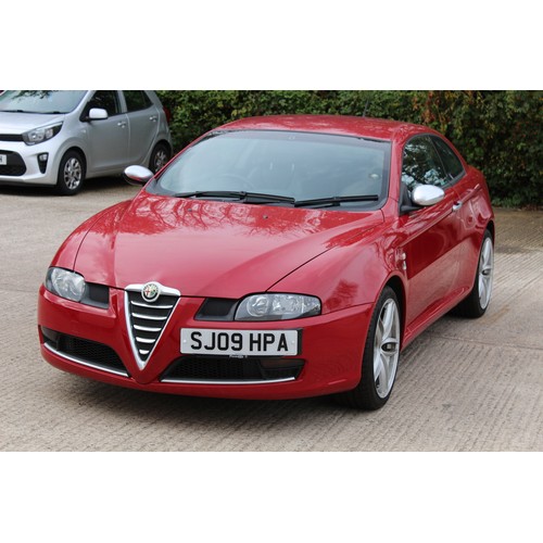 371 - Property of a deceased estate - car - Alfa Romeo GT Cloverleaf JTS, 1970 cc, 2009, petrol, manual, r... 