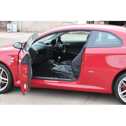 371 - Property of a deceased estate - car - Alfa Romeo GT Cloverleaf JTS, 1970 cc, 2009, petrol, manual, r... 