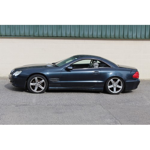 372 - Property of a deceased estate - car - Mercedes SL350, 2004, petrol, automatic, black, 97,065 miles, ... 