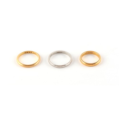 177 - Property of a deceased estate - two plain 22ct yellow gold wedding bands, sizes N/O and I, approxima... 