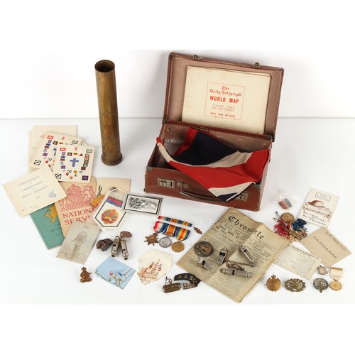 539 - Property of a gentleman - a quantity of assorted militaria & military related ephemera, including a ... 