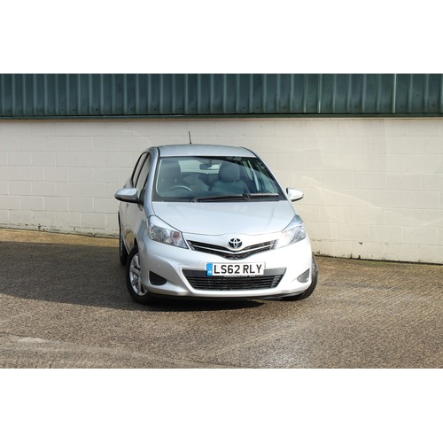 391 - Property of a deceased estate - car - Toyota Yaris 1.3 VVT-I, silver, petrol, manual, 4-door, regist... 