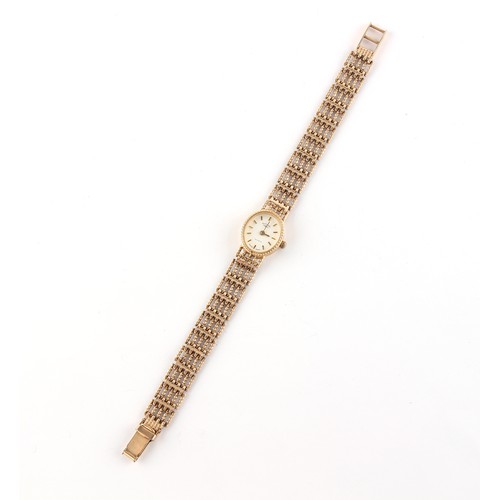 55 - Property of a lady - a lady's Rotary 9ct gold cased quartz wristwatch with 9ct gold bracelet strap, ... 