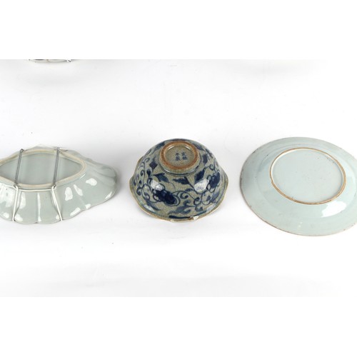 173 - Property of a deceased estate - a quantity of assorted Chinese ceramics, 18th century & later, inclu... 