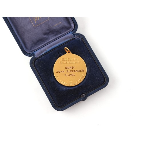 178 - Property of a deceased estate - an 18ct gold presentation medallion from Enichem Elastomers, 37mmm d... 