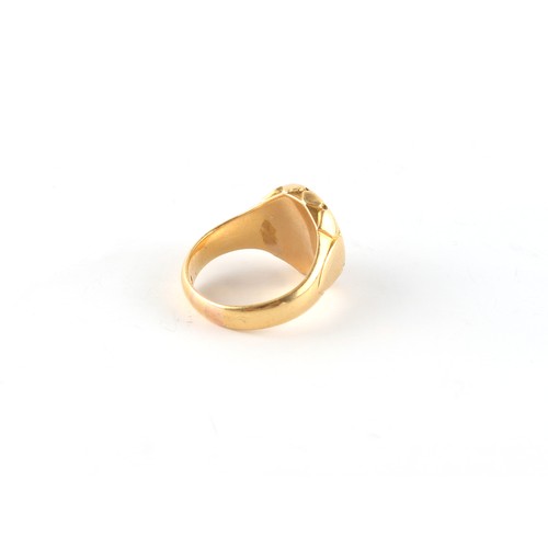 86 - Property of a deceased estate - a gentleman's 18ct gold signet ring, with engraved initials, Birming... 