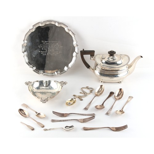 229 - Property of a deceased estate - an Edwardian hammered silver trefoil dish with ribbon handles, Golds... 