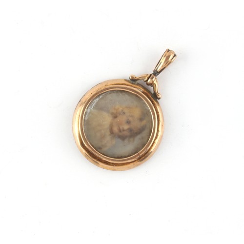 20 - Property of a deceased estate - an Edwardian 9ct gold portrait pendant locket, the gold weight appro... 