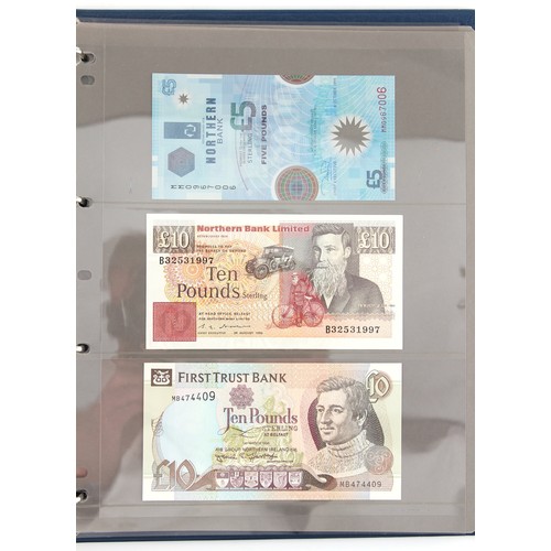 134B - Property of a deceased estate - a collection of bank notes - a collection of Great Britain (England,... 