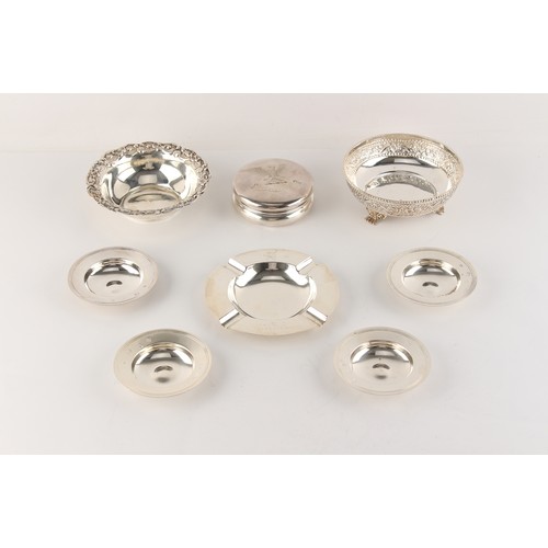 195 - Property of a gentleman - a late Victorian silver bun shaped box with engraved crest to cover & engr... 