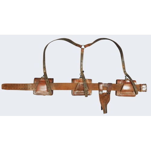 46 - WW1 French Belt Equipment Set 1915 . Brown leather equipment set as worn by French troops from early... 
