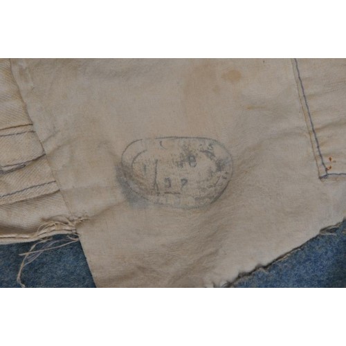 47 - WW1 French 22nd Infantry Regiment M15 Greatcoat. WW1 French infantry greatcoat of the Model 1915 wit... 