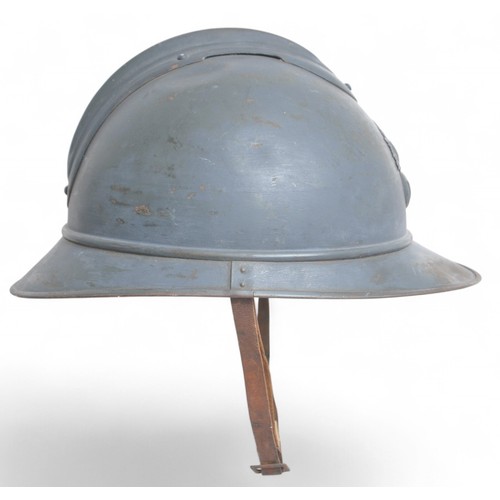 42 - WW1 French M15 Infantry Adrian Helmet . Early issue M15 French Adrian helmet with flaming grenade ba... 