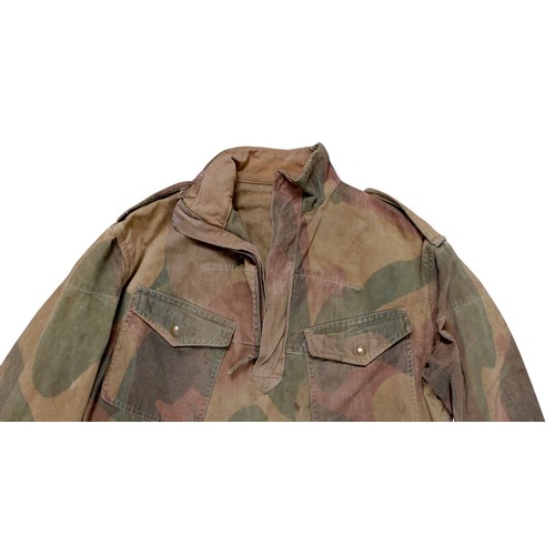131 - WW2 British First Pattern Paratrooper Denison Smock 1943. A large sized 7 Denison smock with intact ... 