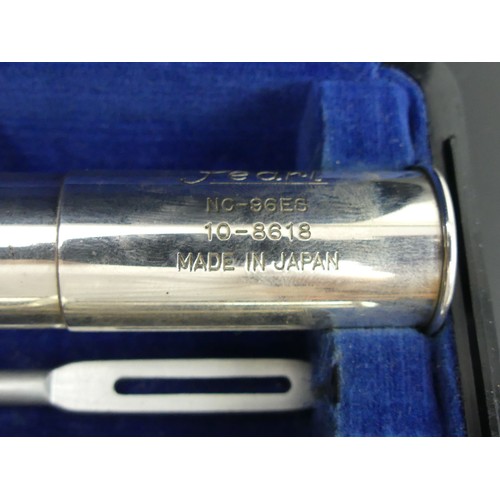 23 - Pearl NC-96ES 10-8618 Japanese silver plated flute in a hard case and with a soft outer case. Flute ... 