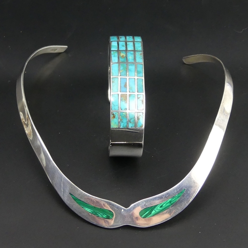 70 - A white metal (un-tested) malachite collar necklace and a similar Native American turquoise set 19 m... 