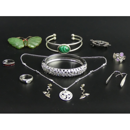 71 - Costume jewellery to include an 18ct gold set greenstone butterfly brooch, a silver and garnet ring,... 