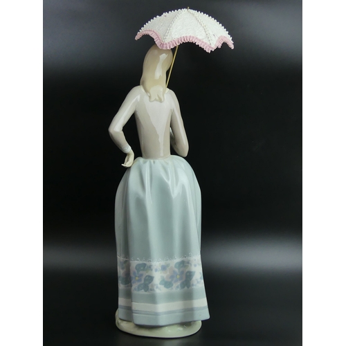 156 - Lladro large porcelain figure 'Woman with Umbrella' no.4805, retired in 1981. 49 cm tall. UK Postage... 