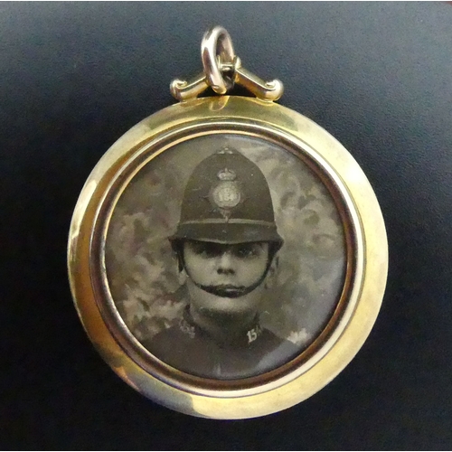 12 - Edwardian 9 carat gold picture locket pendant, 6.1 grams. 34 mm x 42 mm. UK Postage £12.