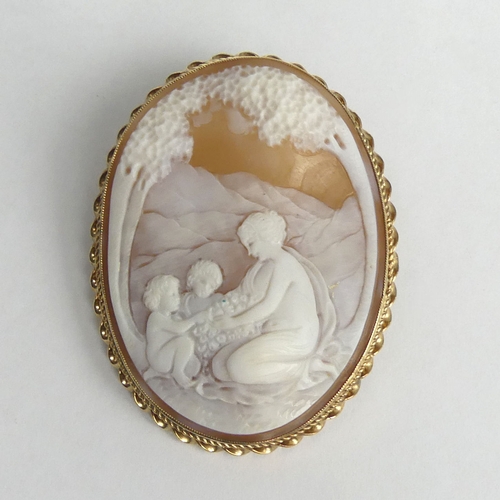10c - 9ct gold carved shell cameo brooch, Sheff.1977, 17.5 grams. 60 x 46 mm. UK Postage £12.
