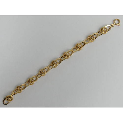 40a - 18ct gold fancy link bracelet, 12.5 grams. 21 cm. UK Postage £12.