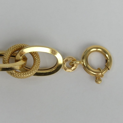 40a - 18ct gold fancy link bracelet, 12.5 grams. 21 cm. UK Postage £12.
