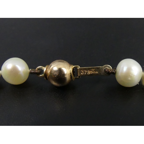 45c - A cultured pearl 42 cm necklace with a 9ct gold clasp, 20.7 grams. Pearls 5.8 mm. UK Postage £12.