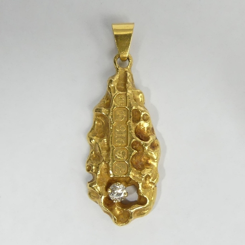 18 - 22ct gold ingot diamond set pendant, London 1975,17 grams. 40 x 9 mm. UK Postage £12.
