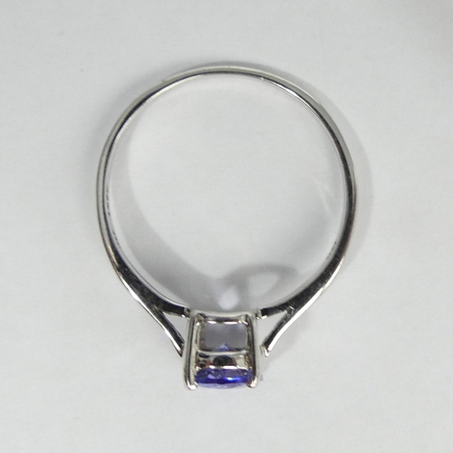 26 - 9ct white gold tourmaline single stone ring, 1.9 grams. Size P 1/2, 8 mm. UK Postage £12.
