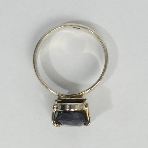 49 - Oval blue sapphire Sterling silver ring, 5.5 grams. Size T, 12.8 mm top. UK Postage £12.