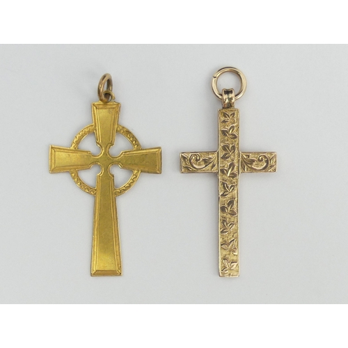 30 - Edwardian 9ct rose gold cross pendant, Birm.1906 and a George V yellow gold example, Birm.1922. 5.4 ... 