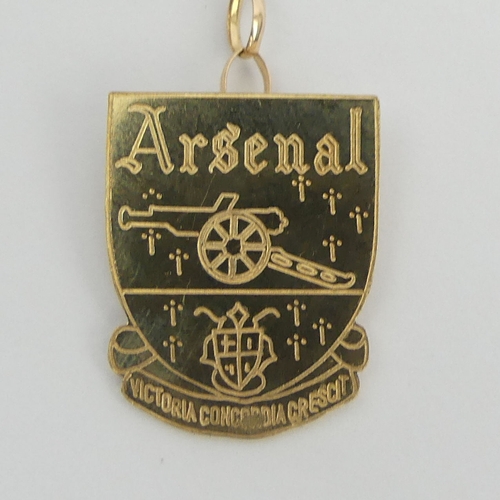 54 - 9ct gold arsenal key fob, 6.4 grams, 9.5 cm long. UK Postage £12.